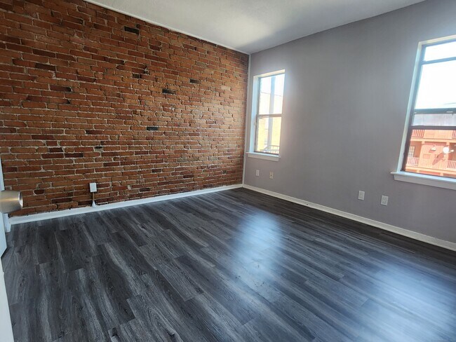 Building Photo - 18 Townley St