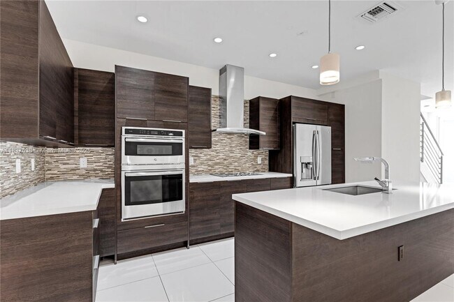 Building Photo - 10426 NW 64th Terrace