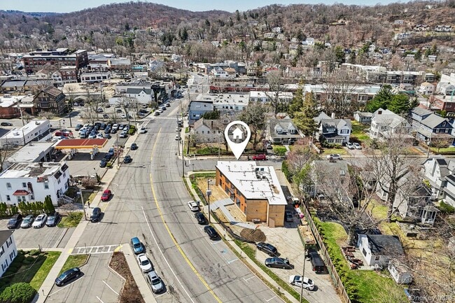 Building Photo - 325 Manville Rd