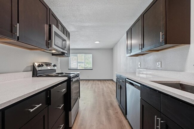 Building Photo - 6619 S Zunis Ave