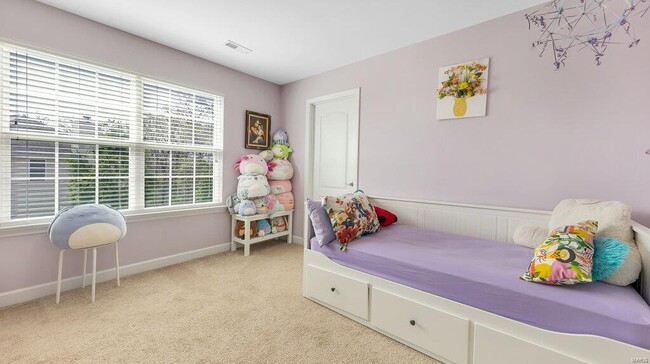 Building Photo - 303 Gateview Dr