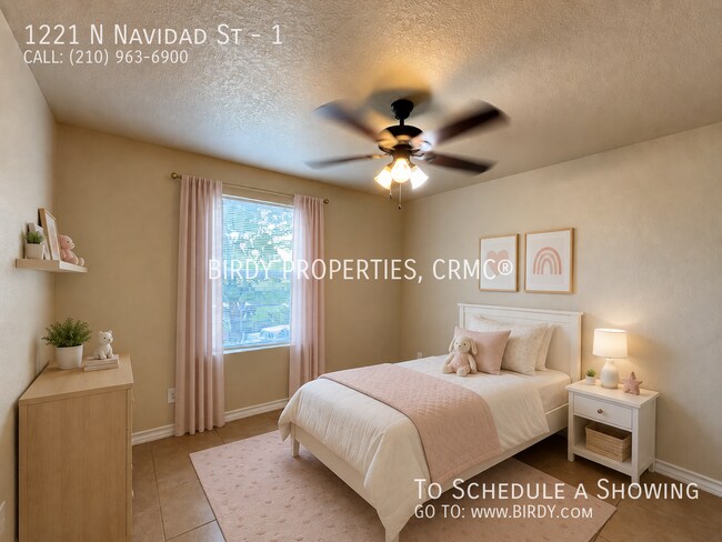 Building Photo - 1221 N Navidad St