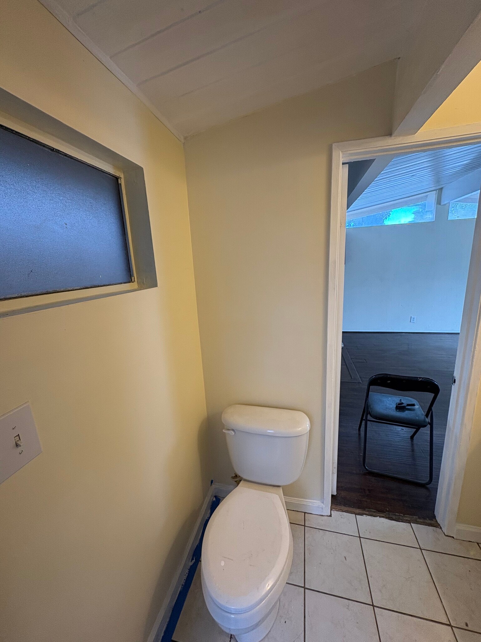 Toilet! - 10014 Lemona Ave