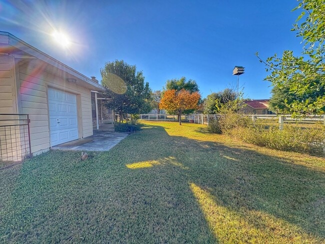 Building Photo - 139 Glenvalley Cir