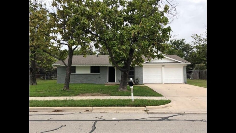 Building Photo - 6005 Whitley Rd