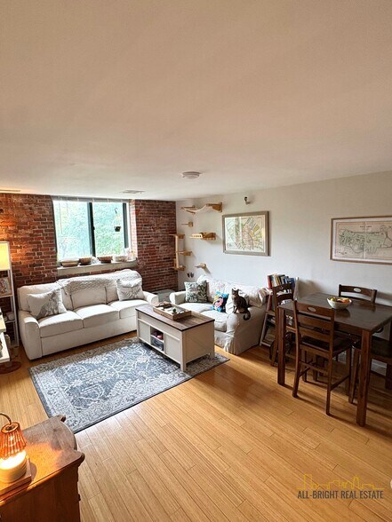 Building Photo - 42 Eighth St. Unit 2304
