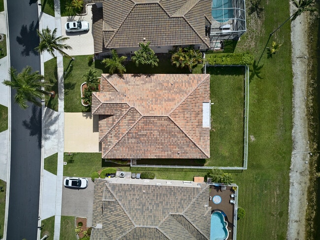 Building Photo - 12325 Cascades Pointe Dr