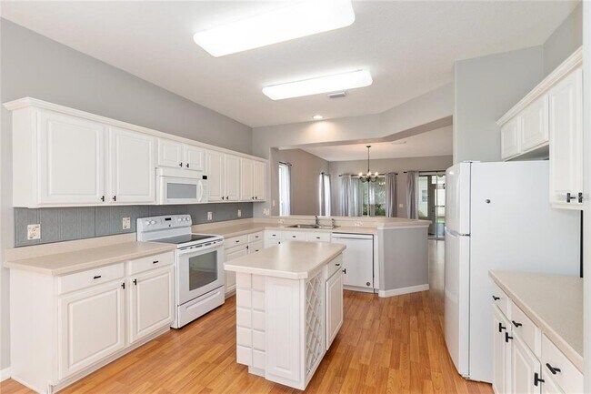 Building Photo - 9244 SE 128th St