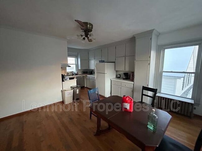 Building Photo - 308 Pawtucket St