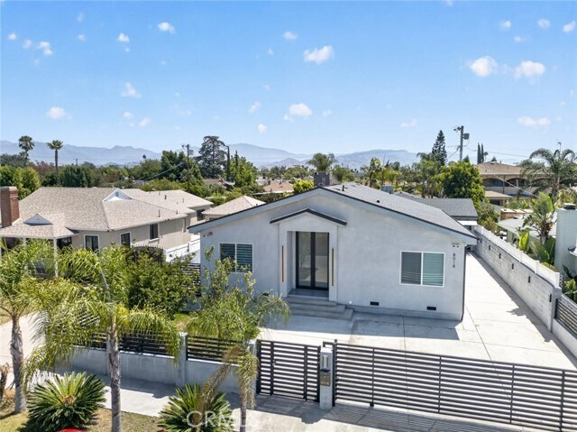 Building Photo - 8018 Shadyglade Ave