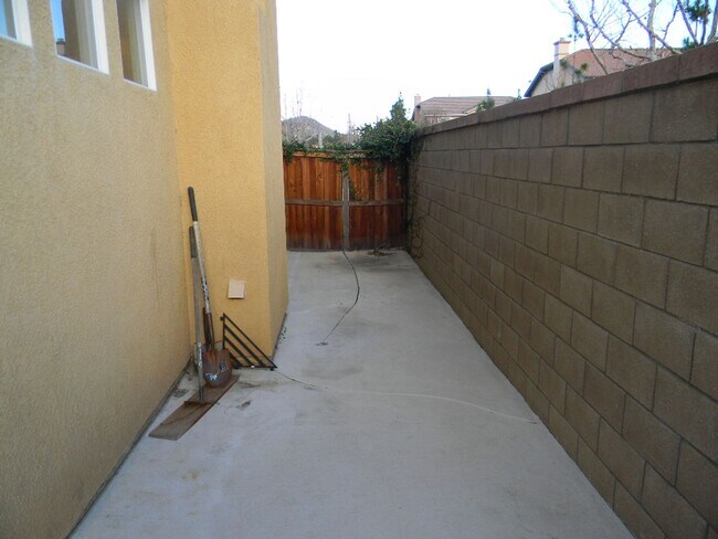 Building Photo - 11166 Pondfield Ct