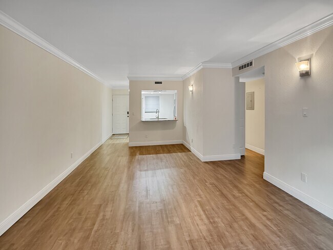 Building Photo - 6110 Whiskey Creek Dr