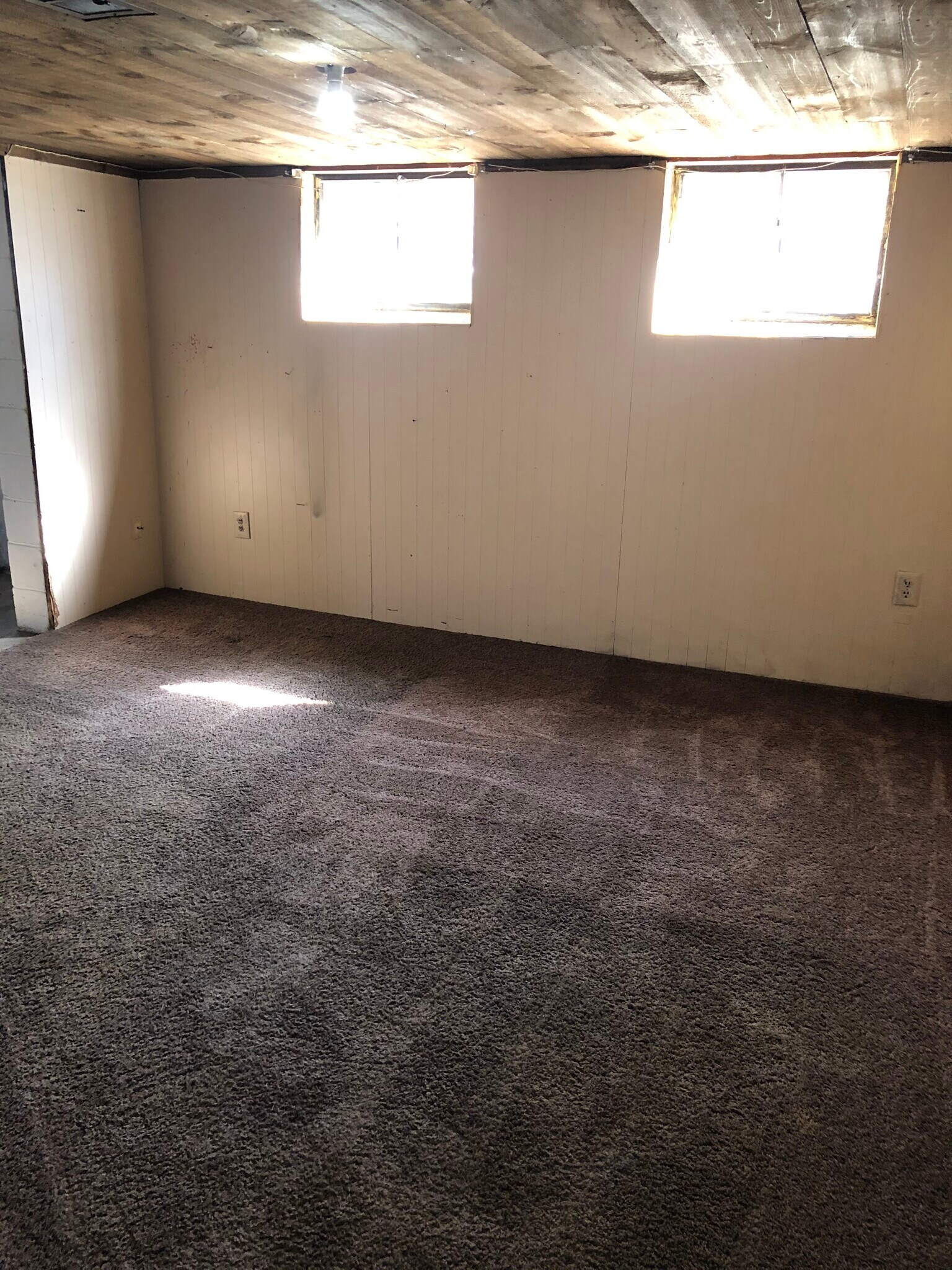 Basement req/bedroom - 1106 Tudor St