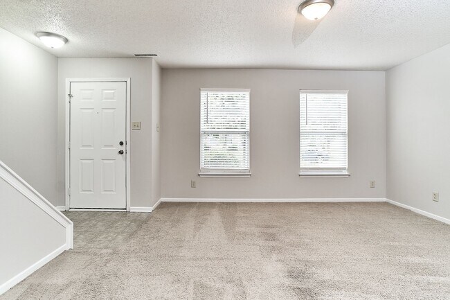 Building Photo - 3 BD + Loft in HSE Schools!