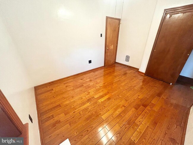 Building Photo - 148 N 21st St