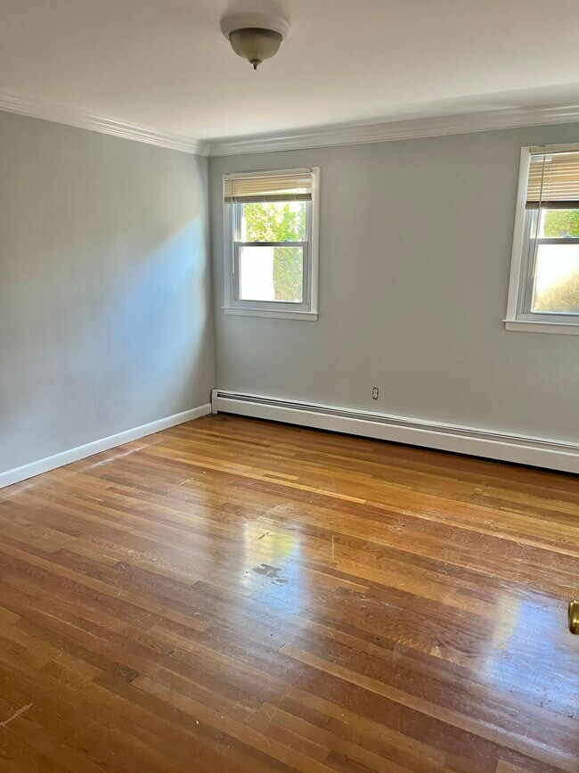 Building Photo - 265 Sylvan St