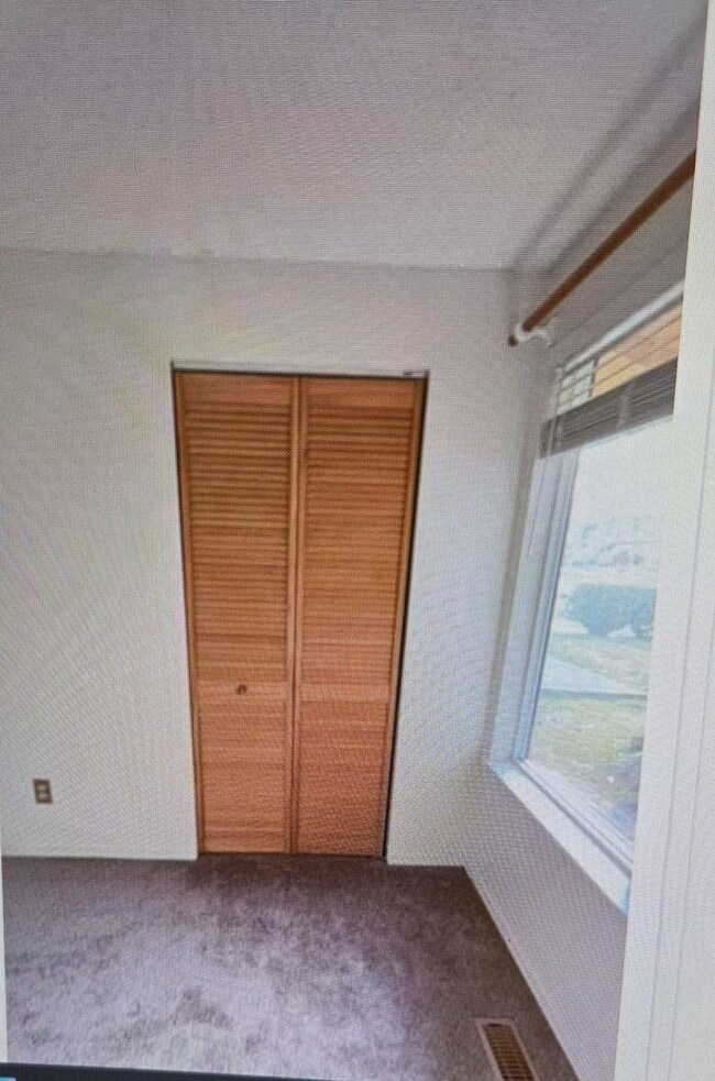 Building Photo - 3 BED 1.5 BATH RAMBLER - PORT ORCHARD