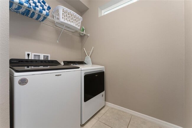 Building Photo - 7336 Oakmoss Loop