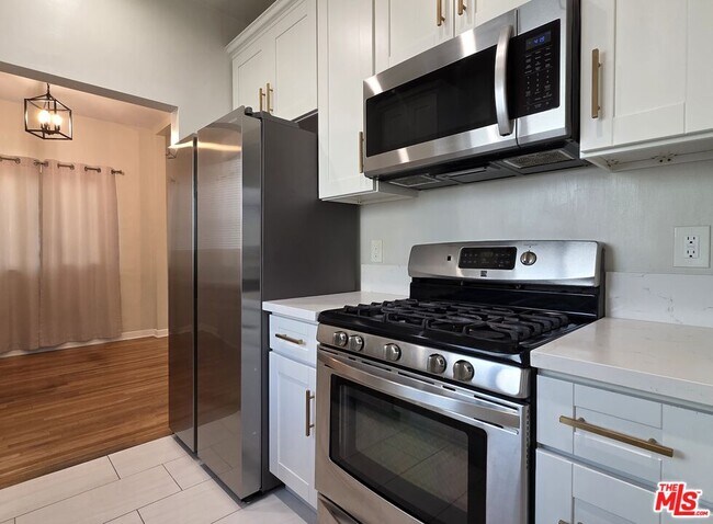 Building Photo - 224 N Jackson St