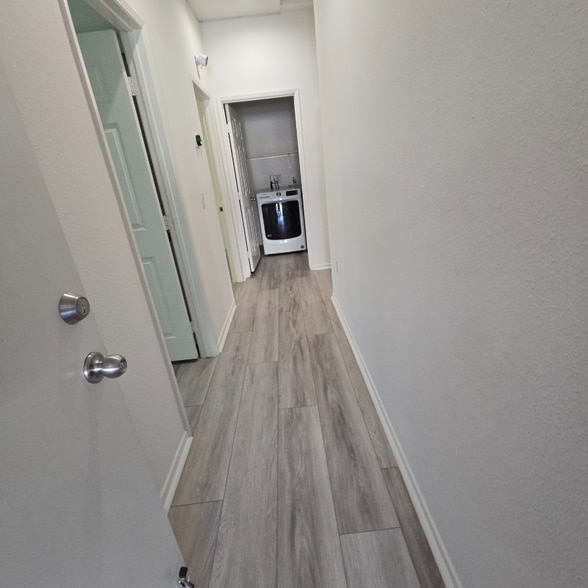 Building Photo - 631 Las Villas St