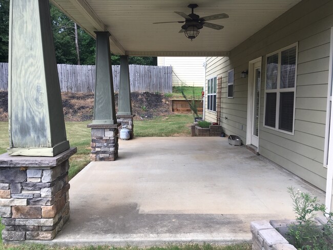 Back patio - 1058 Cedarbrook Dr