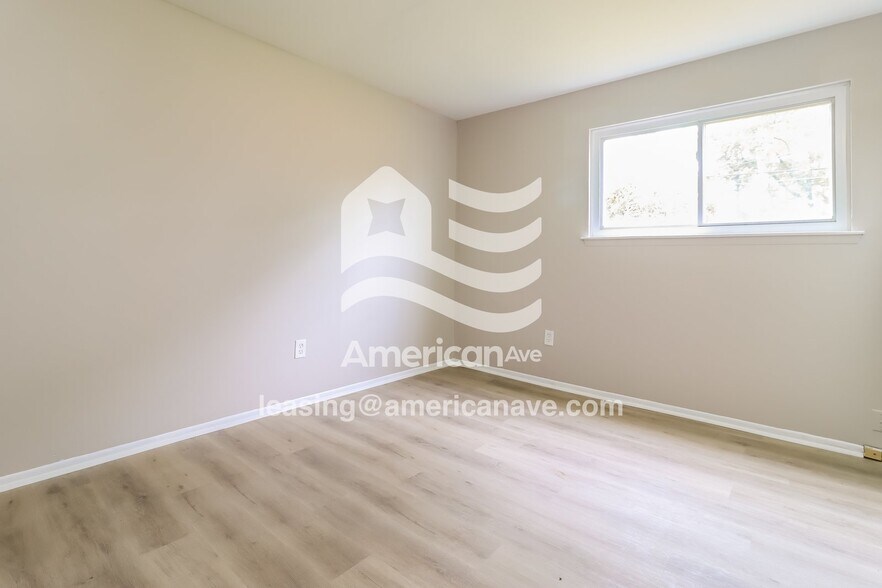 Building Photo - 21261 Abrahm St