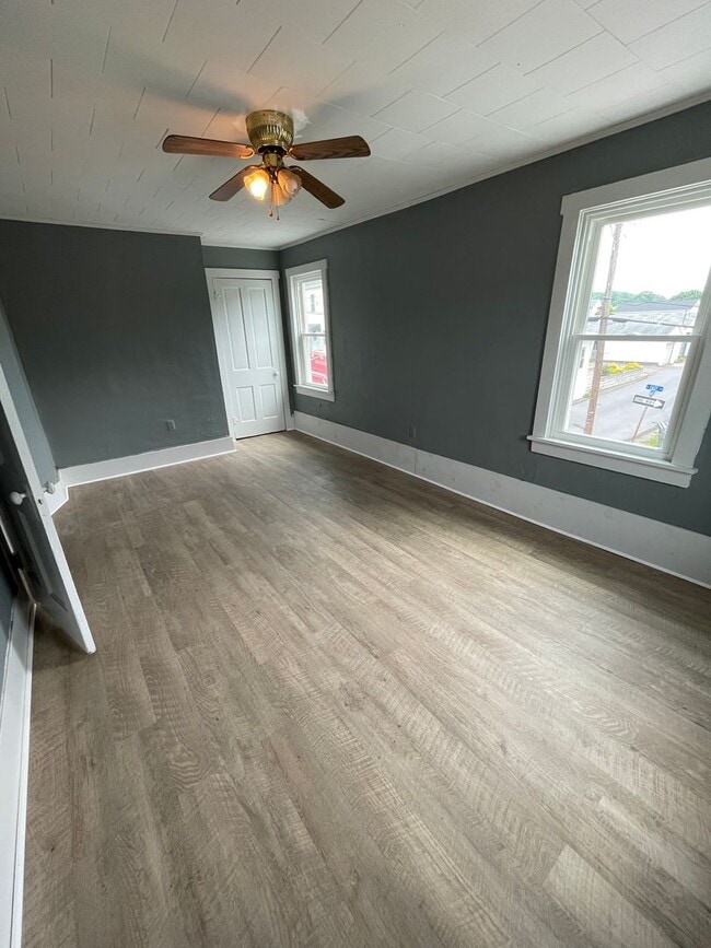 Building Photo - 3 Bed 1 Bath House in Williamstown