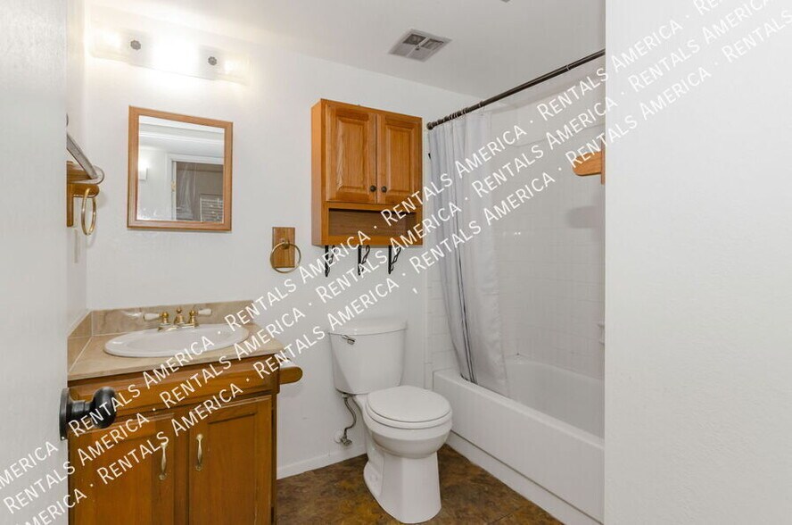 Building Photo - 7868 N Soledad Ave