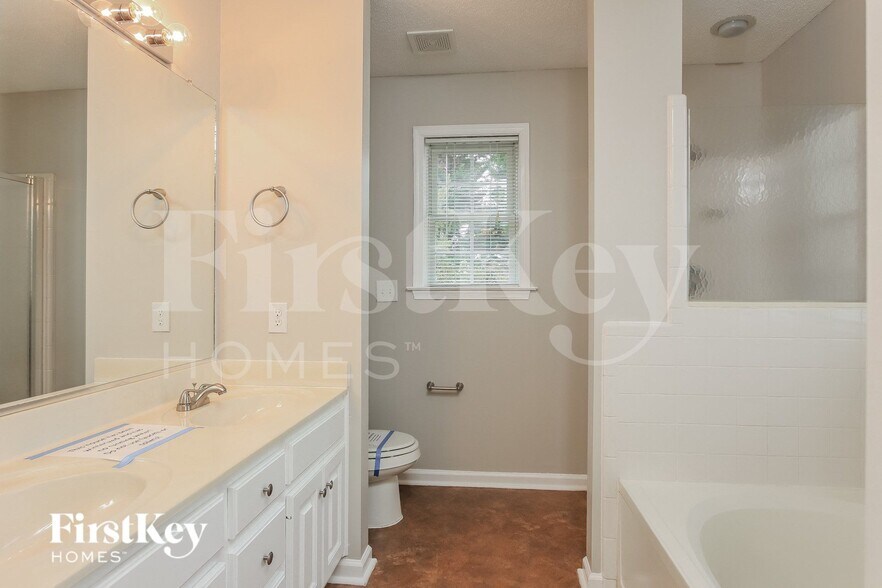 Building Photo - 3508 Bent Trace Dr