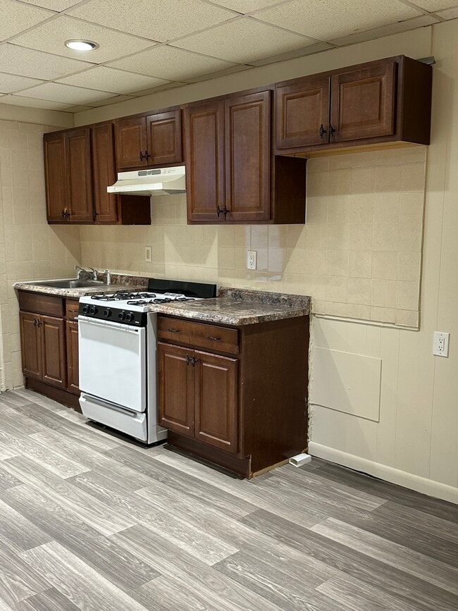 Building Photo - 818 22nd St