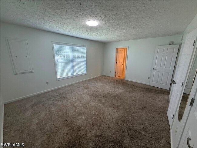 Building Photo - 250 Leawood Cir