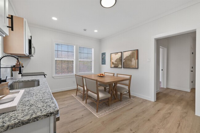 Building Photo - 2202 Hutchins St