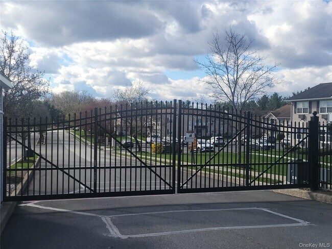 Building Photo - 100 Hillside Dr