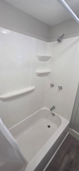 Building Photo - 712 40th St