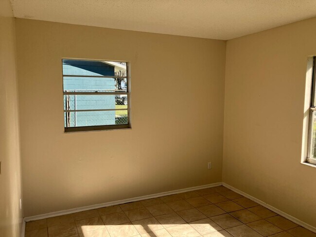 Building Photo - 39500 Lincoln Ave