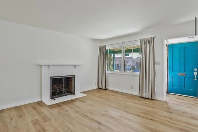 Building Photo - 3817 Burnside Ave