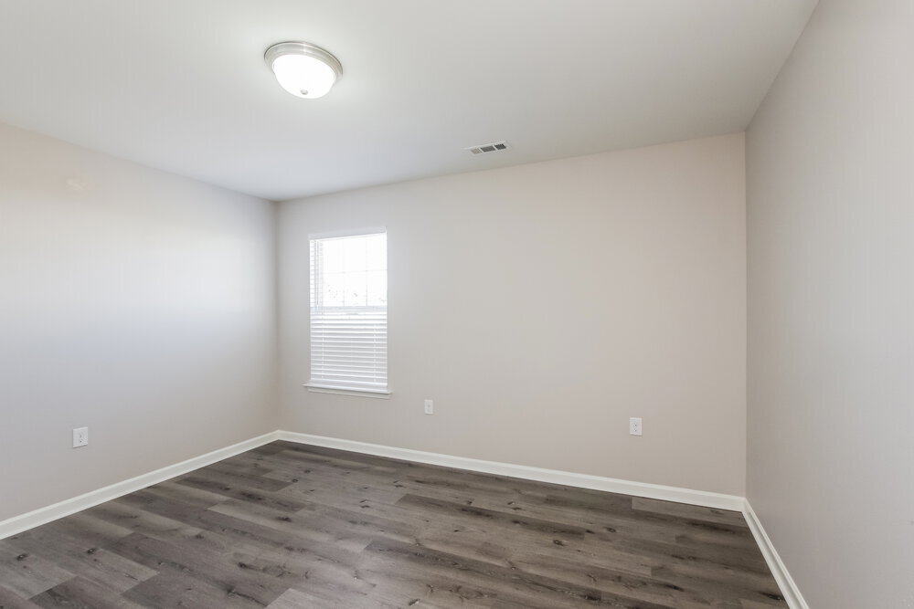 Building Photo - 1536 Eastway Dr