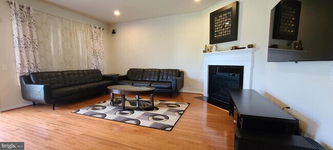 Building Photo - 23538 Christina Ridge Square