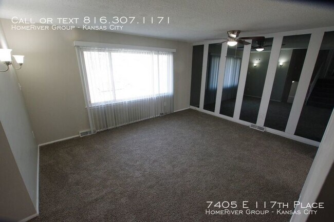 Building Photo - 3 br / 2 ba ready for immediate move in!