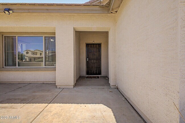 Building Photo - 13271 W Clarendon Ave