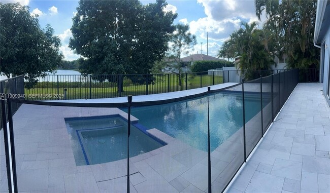 Building Photo - 10664 Paso Fino Dr