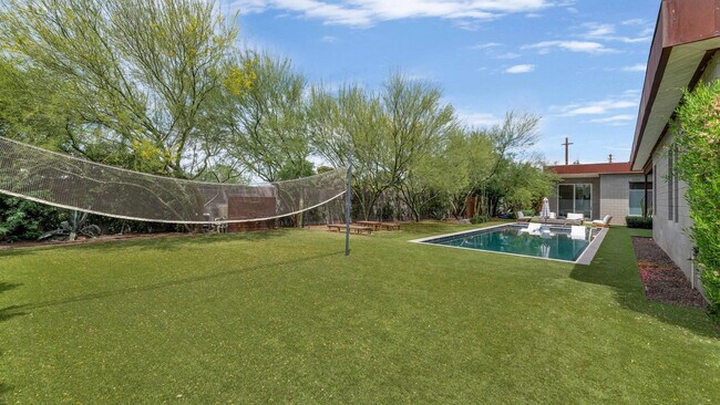 Building Photo - 4912 N 45th St