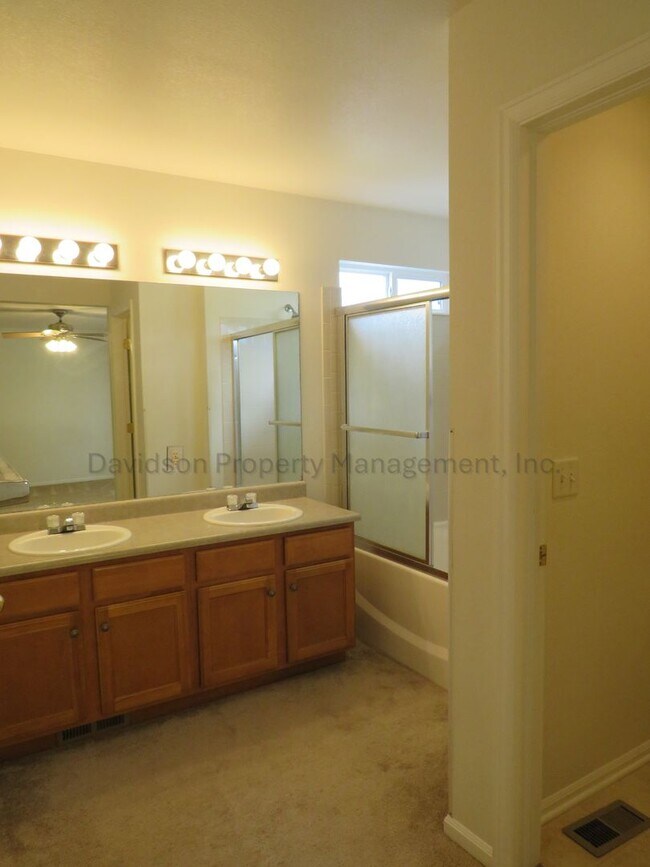 Building Photo - Beautiful 3-Bedroom House in Eastern Colorado Springs