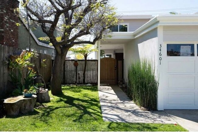 Building Photo - 34601 Calle Portola