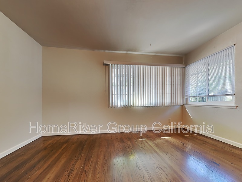 Building Photo - 3809 1st Ave