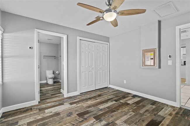 Building Photo - 2302 S Thixton Ct