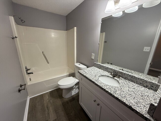 Building Photo - 906 Seabreeze Ct