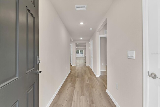 Building Photo - 2924 NE 20th Ter