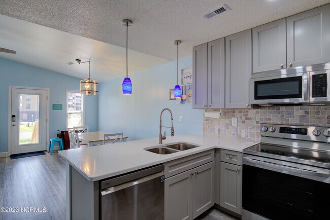 Building Photo - 1883 New River Inlet Rd