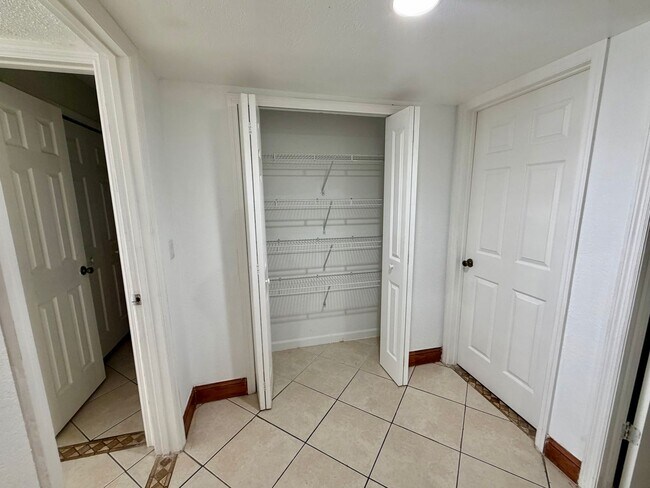 Building Photo - 4407 S Semoran Blvd
